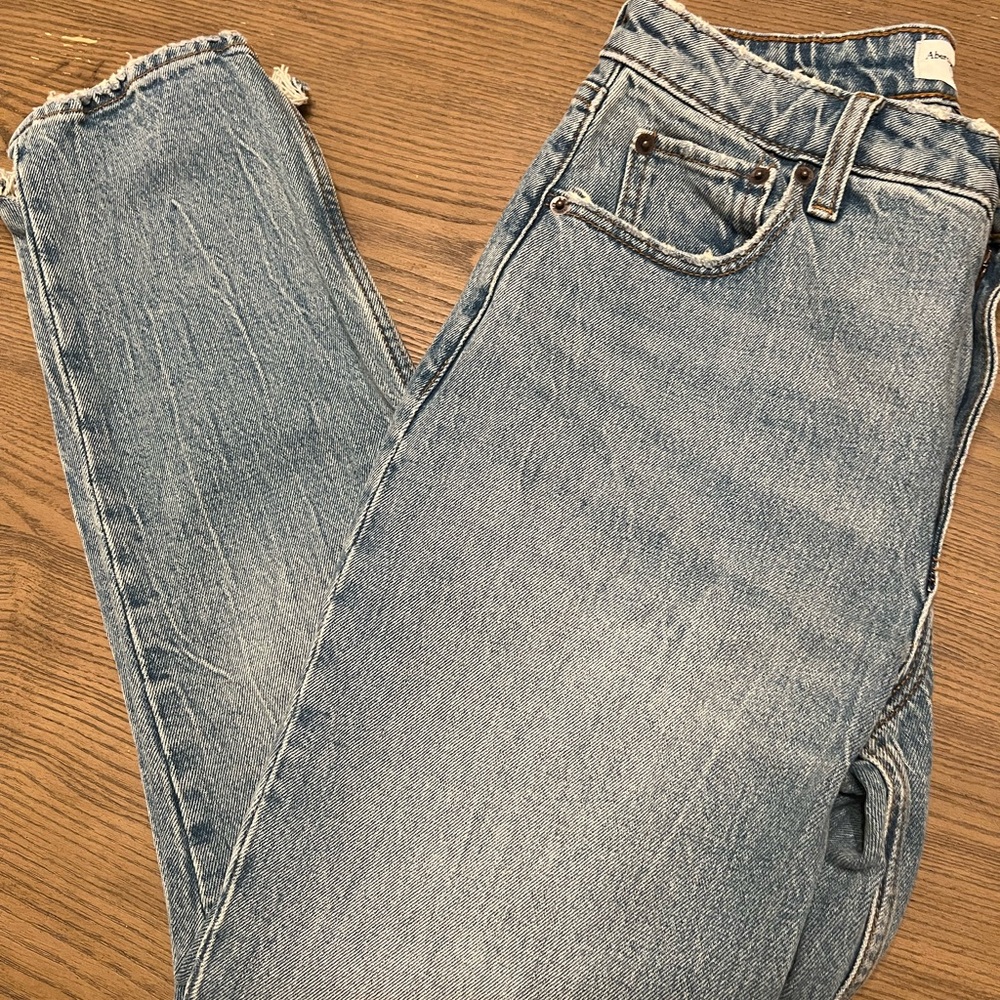 NWT Abercrombie & Fitch Jeans 27/4s Curve Love
